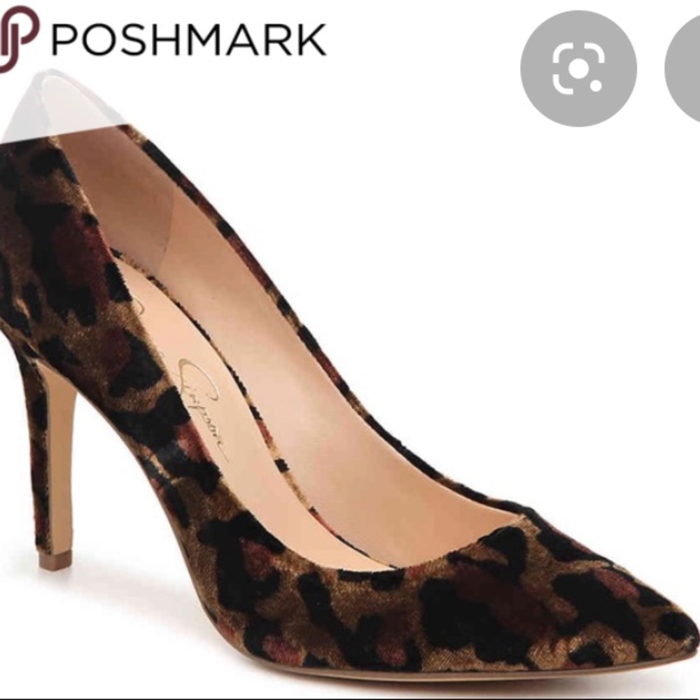 Jessica Simpson Levin Velvet Pumps